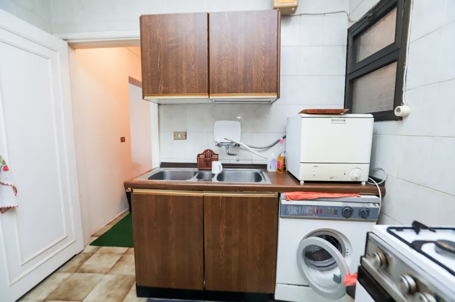 شقة للايجار مفروش 140 م ستانلى (على البحر مباشرة)