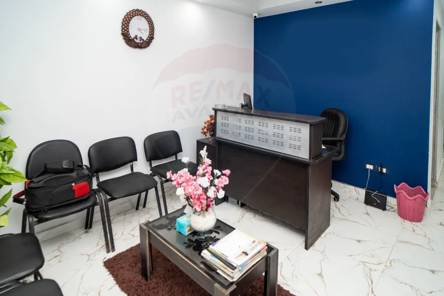 مقر إداري مفروش للبيع  150م محطة الرمل  (شارع شاكور الرئيسي)