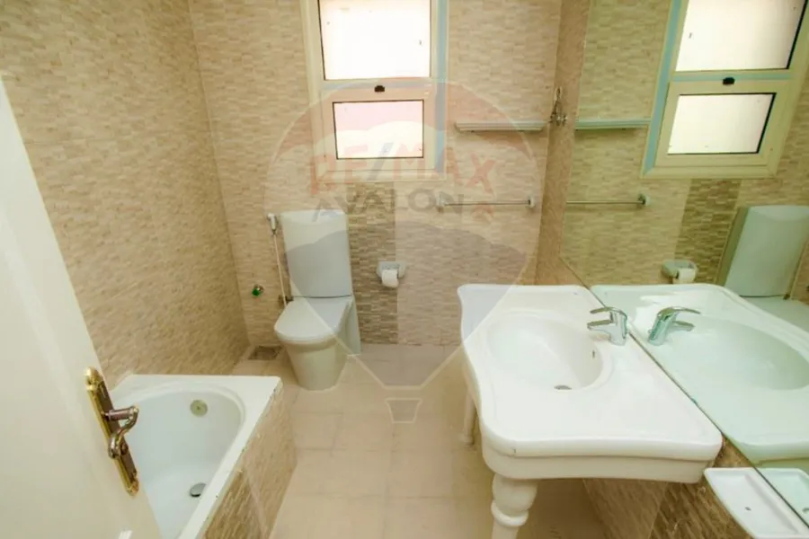 Twin house Villa for sale 450 m King mariout (Alex West Compound)