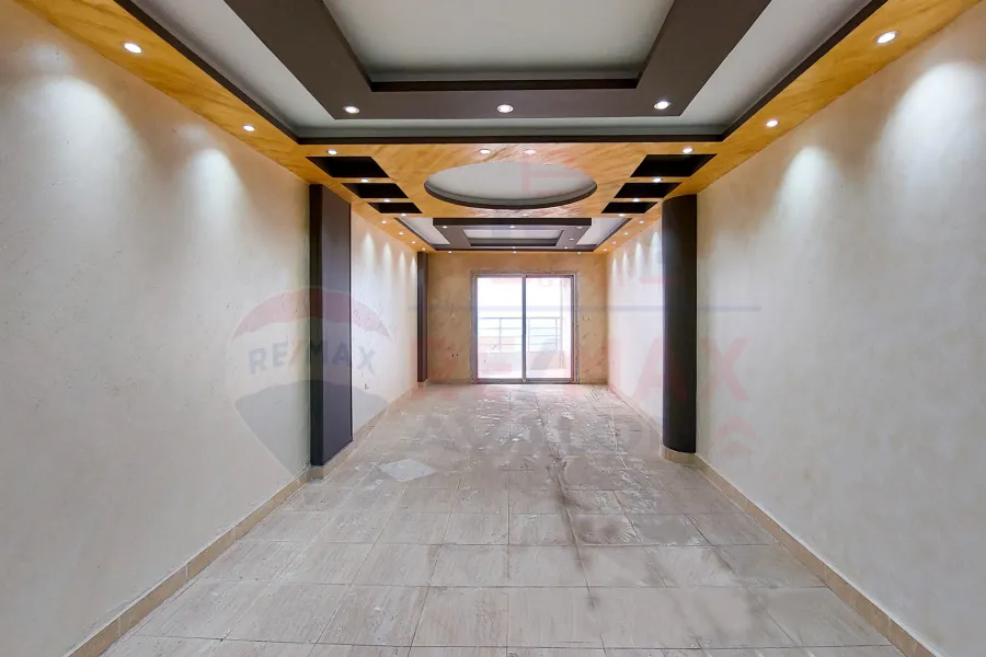 شقة للبيع 140 م سيدي بشر (علي البحر مباشرة) - أول سكن