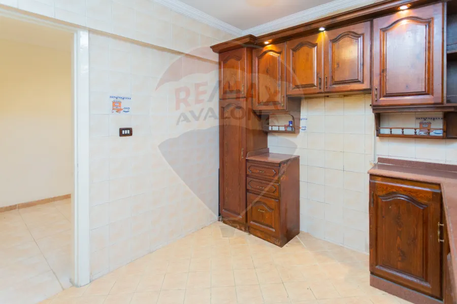 شقه للبيع 149 م سموحة (ابراج السرايا امام جرين بلازا)