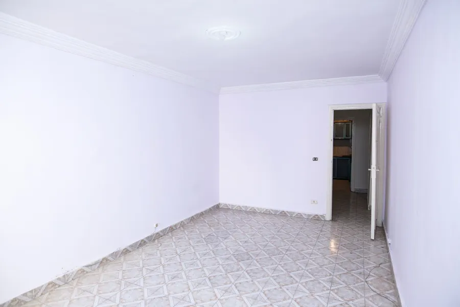 شقة للبيع 175م سيدي بشر (ناصية ش محمد نجيب مع جمال عبد الناصر)