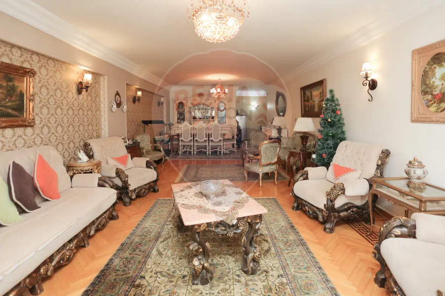 شقة للإيجار المفروش 175م  زيزنيا (خطوات من شارع ابوقير - عمارة براند)