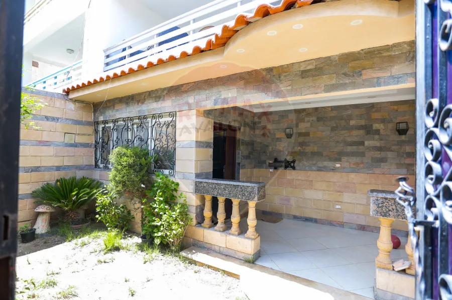 شاليه للبيع 175 م المعمورة الشاطئ ( شارع النصر )