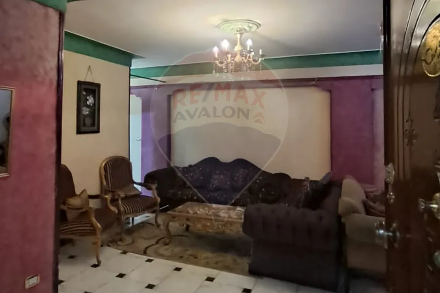 شقة للبيع 175 م لوران (متفرع من ش ابو قير