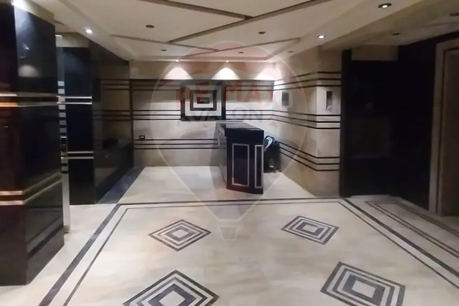 شقة للبيع 200م رشدي (ش أبو قير)