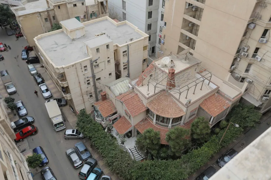 شقة للبيع 240م صافى زيزنيا -بين الترام وش ابوقير- خطوات من سان ستيفانو والبحر