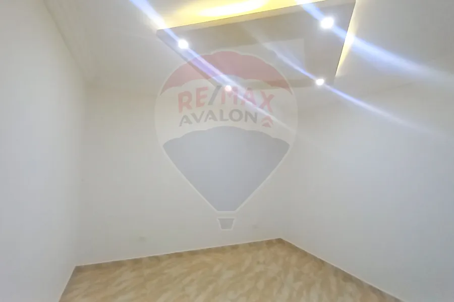 Apartment for sale 140 m Miami (Al-Sebaay main st.)