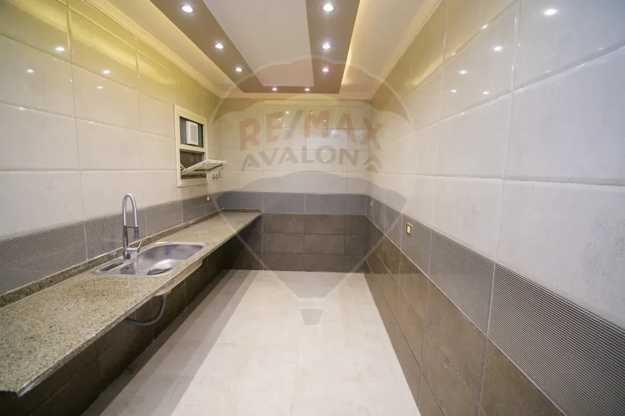 Apartment for sale 225 m Stanley (Steps from the sea - Stanley Towers) - 9,000,000 EGP