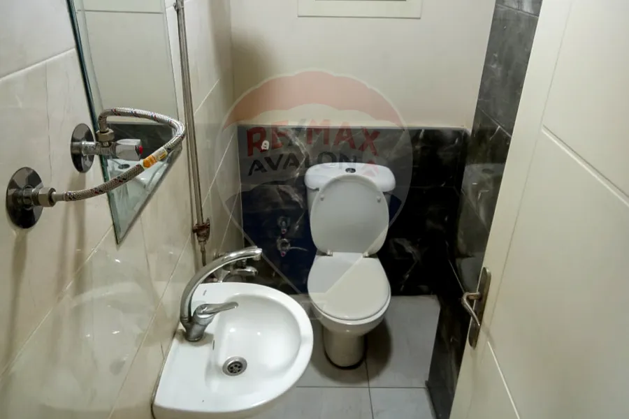 Commercial unit for rent  170 m Smouha (Hilton St.- next to Murooj Compound)