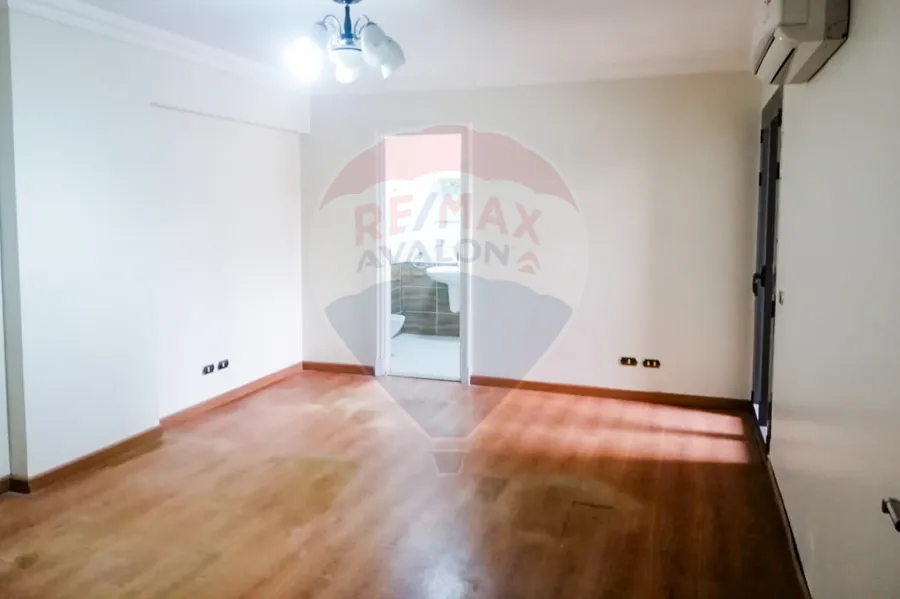 شقة إيجار 180 م سموحة (ش 14 مايو)