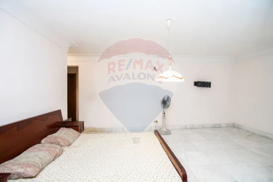 شقة للبيع 265 م رشدي (ش رشدي باشا)