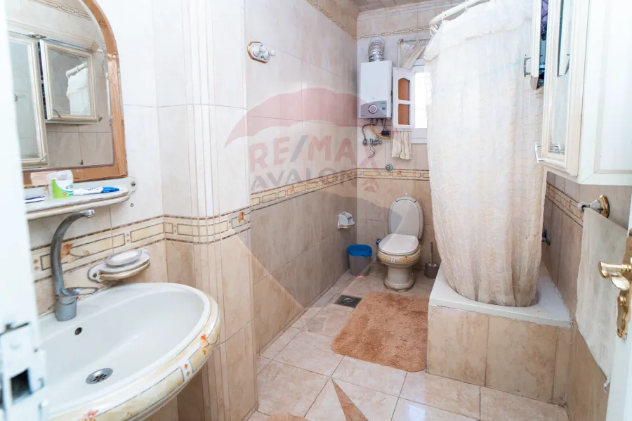 Apartment for sale 200 m Mansheya (on the tram - steps from the sea)