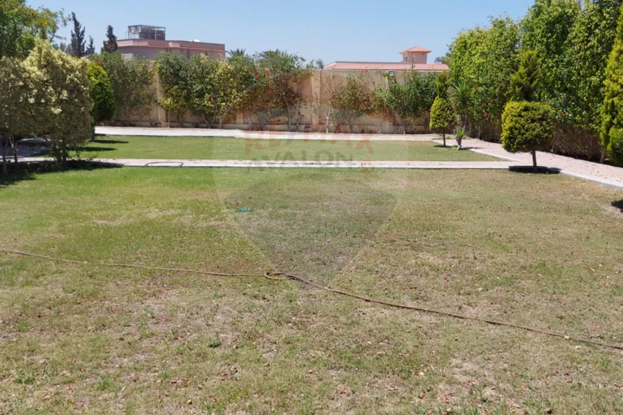 Standalone villa for sale 900 m King Mariout (El Kafoury St.)