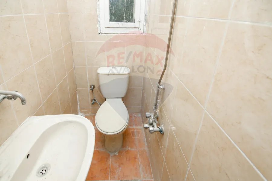 شقة للبيع 120 م لوران  (على البحر مباشرة)