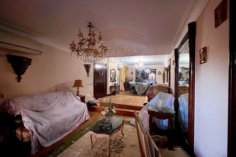 Apartment for rent 180 m Tharwat (in front of tram)