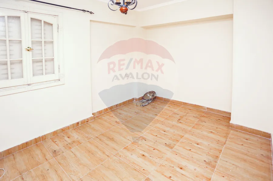 شقة للبيع 185 م كامب شيزار ( شارع احمد قمحه )