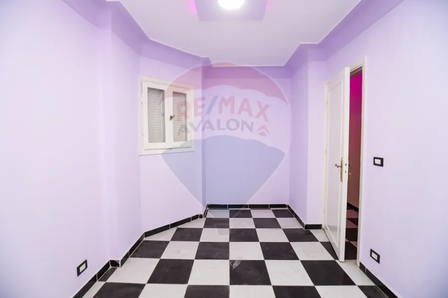 شقة للبيع 150م  صافي سيدي بشر ( علي البحر مباشرة)