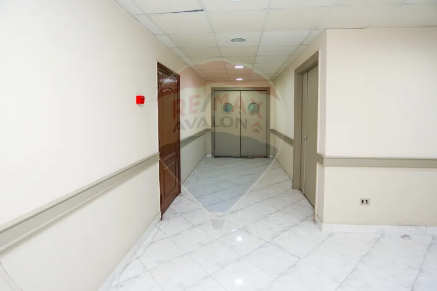 محل + ميزانين للايجار 295 م سموحه (ش فوزي معاذ)