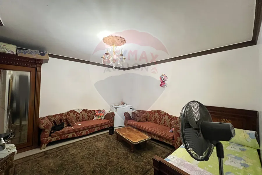 شقة للبيع 180 م سموحة (ش 50 - خطوات من فوزى معاذ)