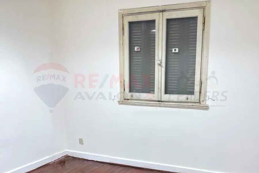 شقة للايجار 100 م جناكليس (ش ابو قير)