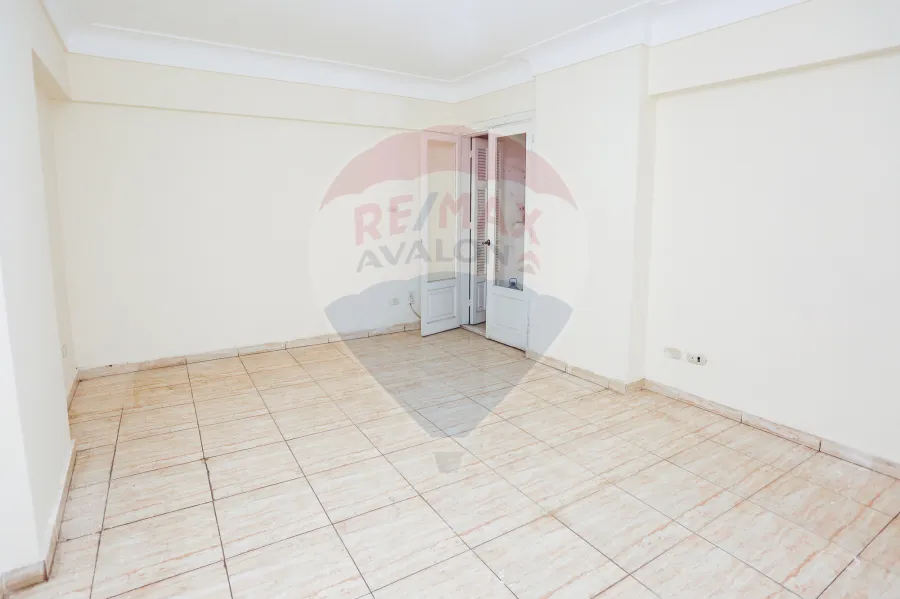 شقه للبيع 160 م لوران (خطوات من شارع شعراوي - شارع ابوقير)