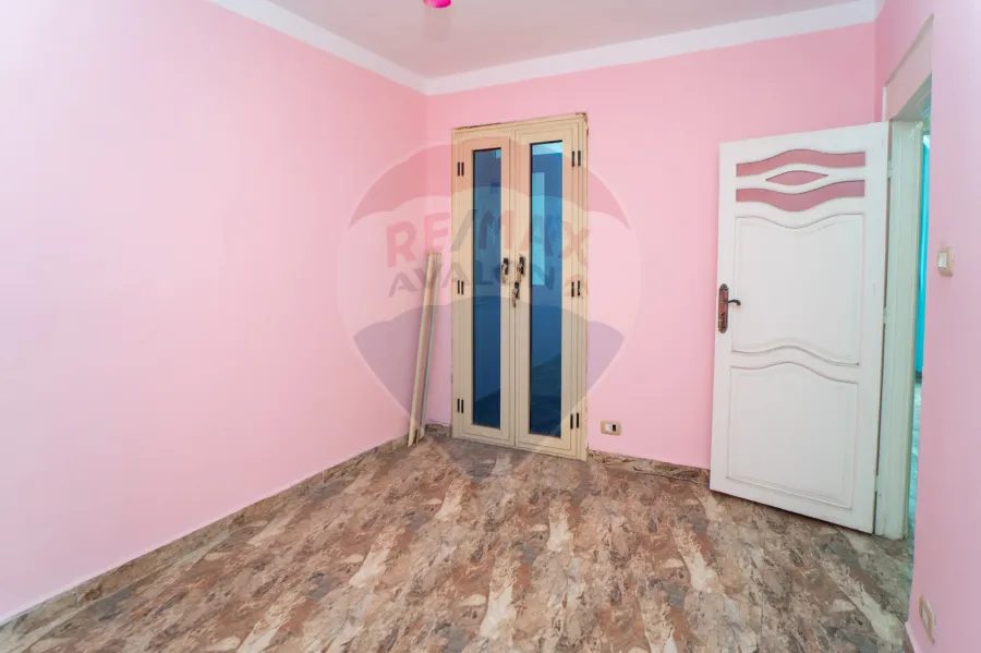 شقة للبيع 120 م صافى كامب شيزار (ثانى نمرة من البحر- فيو بحر مباشر)