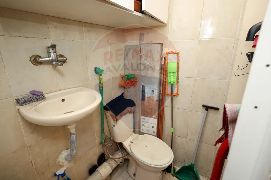 Commercial shop for rent 37 m Miami (Abdel Nasser St.- Golden Square)