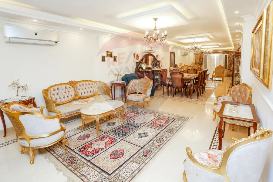 Licensed apartment for sale 195 m Zezinia (steps from Abu Qir st.)