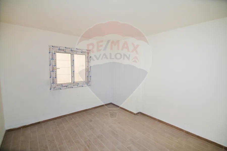 شقة للبيع 171 م كومباوند فالوري سموحة ( ش النقل والهندسة )