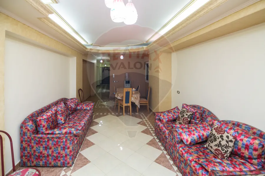 Apartment for sale 250 m Camp Chezar (directly on the sea)