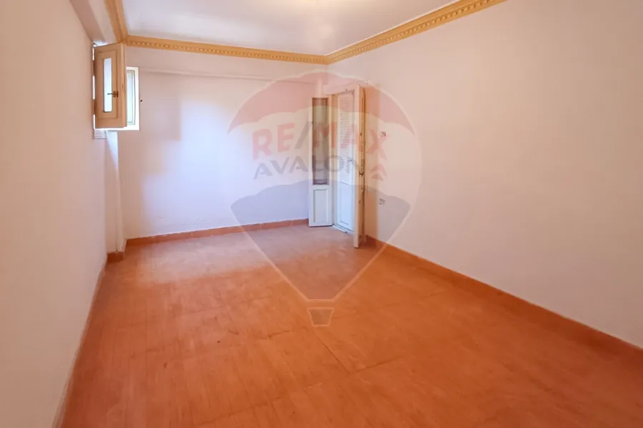 شقة للبيع 110 م لوران (بين ش الإقبال و ش شعراوي)