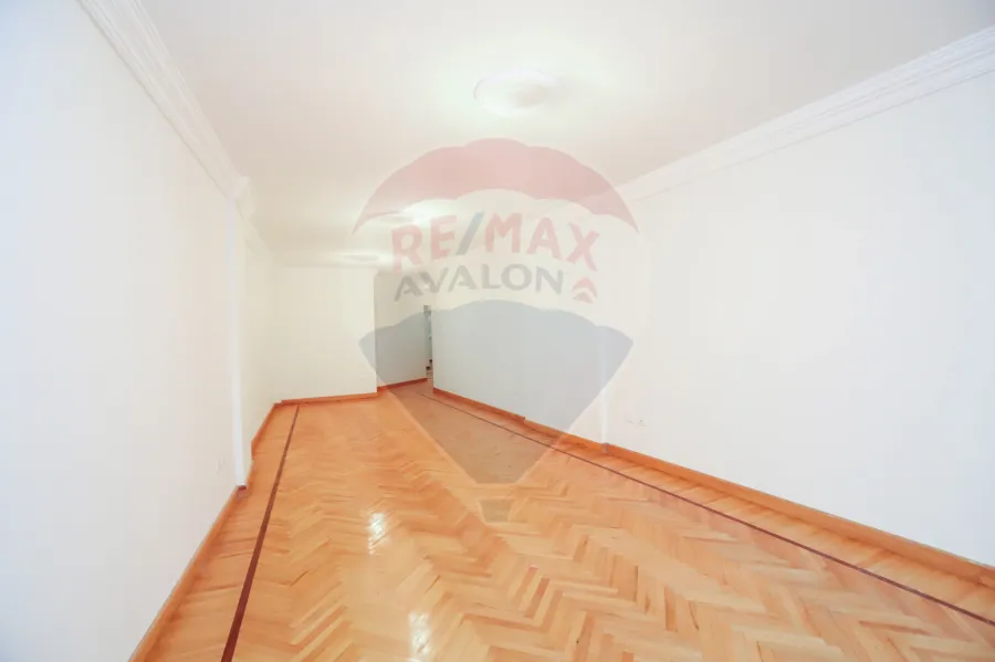 شقة  للإيجار 185 م كفر عبده (شارع سانت جينى)