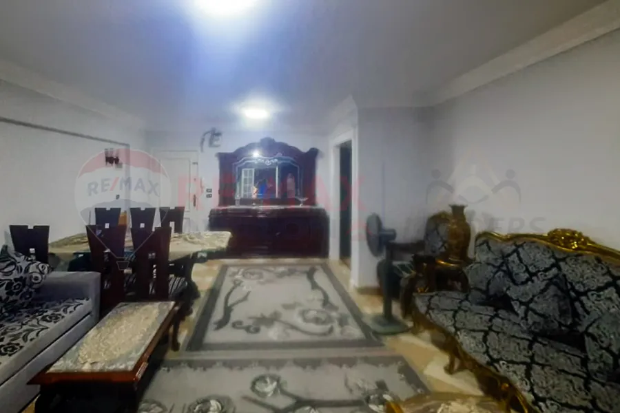 شقة للبيع 145 م ميامي (ش جمال عبد الناصر)