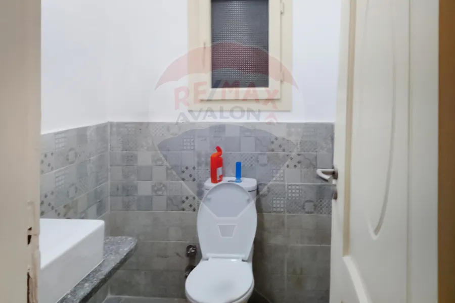 Administrative unit for rent 125 m Al-Ibrahimia (Abu Qir main st.)