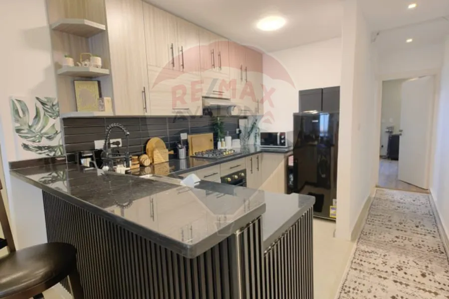 شقة للبيع 100 م سيدي بشر (خطوات من البحر)