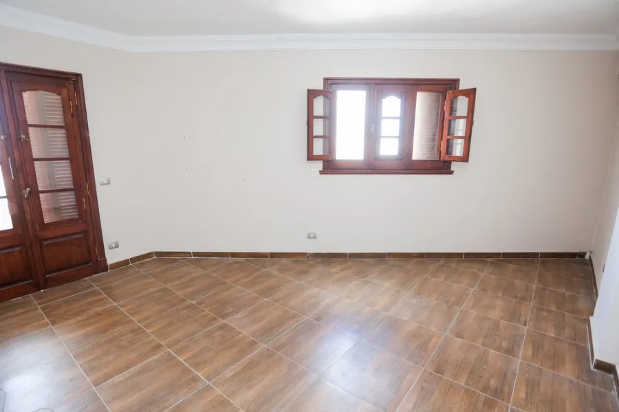 شقة للبيع 185م سموحة  ( كوبري 14 مايو)