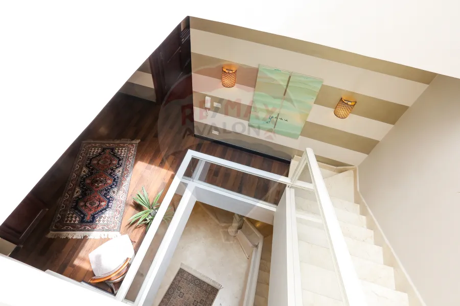 فيلا للبيع 330 م ( كومباوند ميروزا ) - بجوار كارفور سيتي سنتر