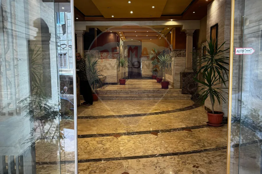 شقة للبيع 155 م رشدي (امام كبروسيز مول - عماره براند)