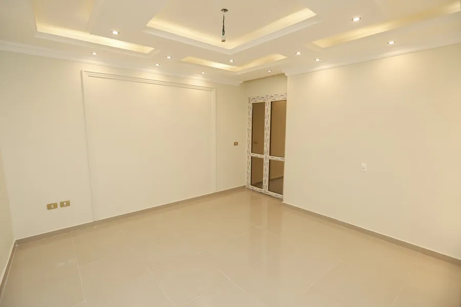 شقة للبيع 252م محطة الرمل  (كمباوند الشرطة)