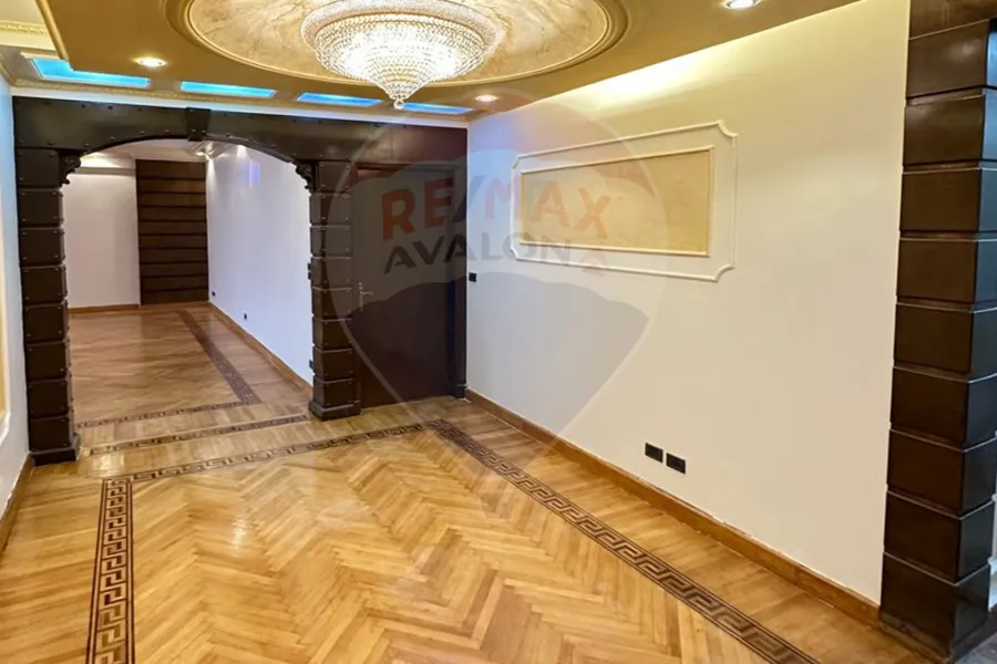 شقه للبيع 230 م لوران (ش ابوقير مباشر)