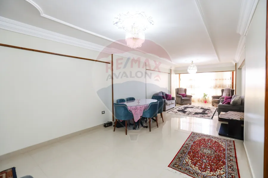 شقة للبيع 180م جناكليس (ش محمد سعيد باشا)