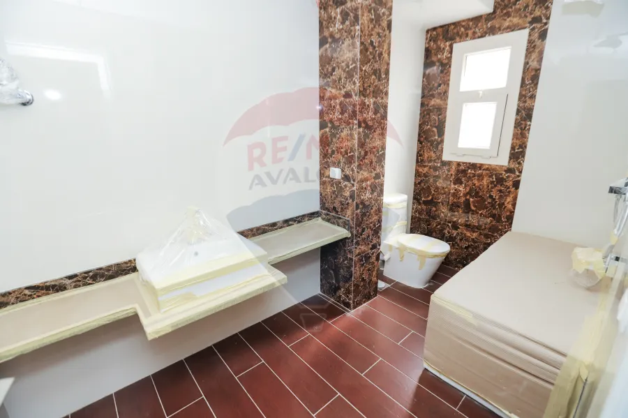 standalon Villa for Sale 418 m King Marriott (jiwar Compound)