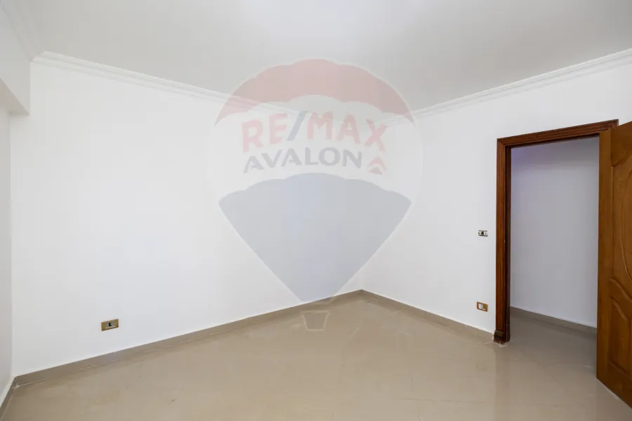 شقة للبيع 145 م لوران (ش ماهر بك)