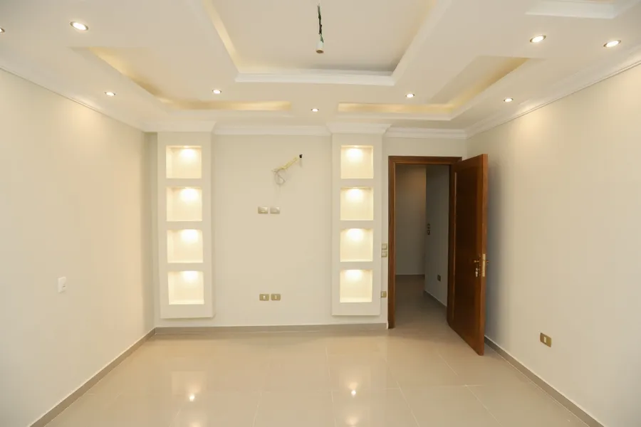 شقة للبيع 252م محطة الرمل  (كمباوند الشرطة)