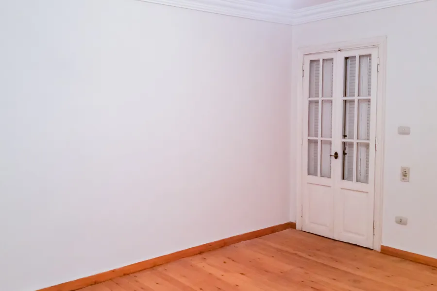 شقة للإيجار 170 م رشدي (متفرع من عبد الحميد العبادى)