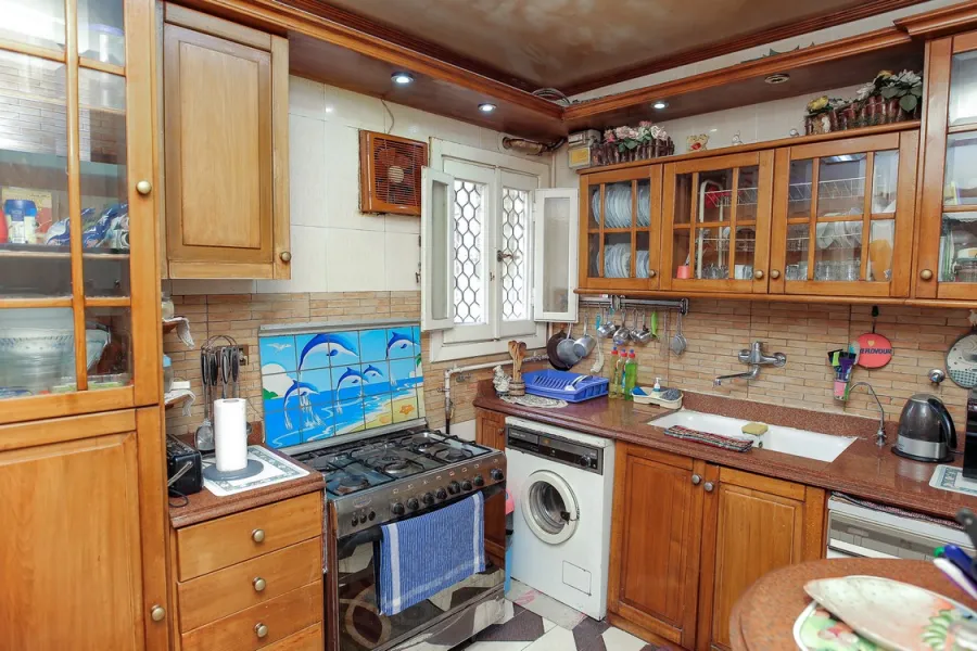 Apartment for sale 250m Roushdy (Tram Station.)