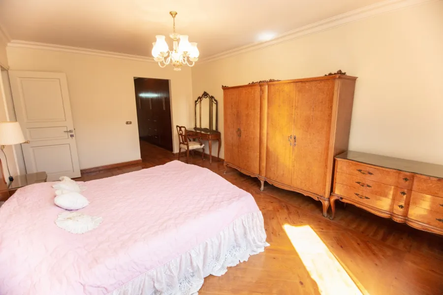 شقة للإيجار مفروش 265 ثروت (على الترام مباشرة)