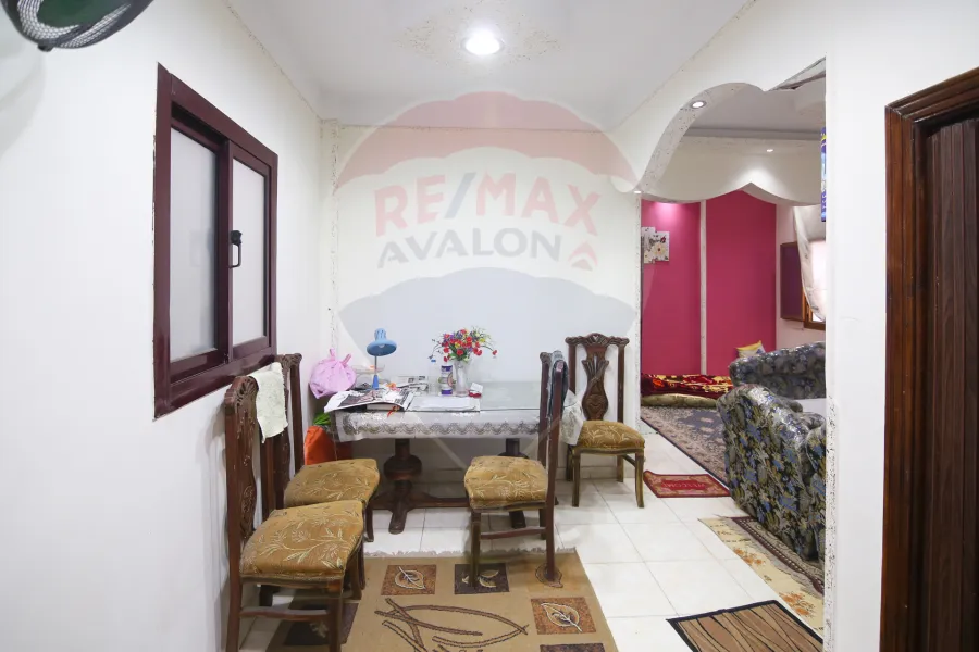 شقة للبيع 83 م كامب شيزار (ش صلاح ذهني)