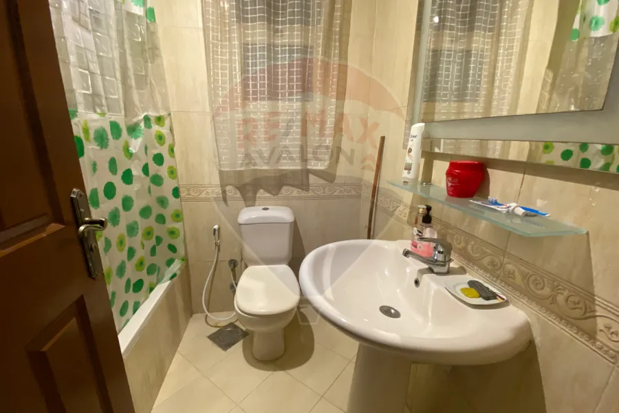 شقة للايجار 172 م مصطفى كامل (أمام كيروسيز مول)